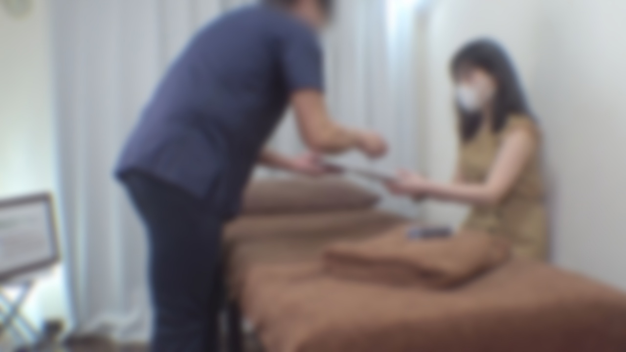 FC2PPV 4700293 New Release Sale Until 6/15 At Half Price! [Uncensored/Saddle] A Beautiful Office Lady In Her 30s With Beautiful Skin, An Attractive Body, And A Very Sensitive Woman. You Can Hear Her Breathing As She Buries Her Face In The Pillow And Endures.